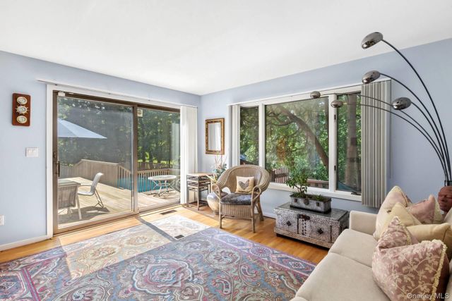 39 Spring Pond Lane, Southampton, NY 11968