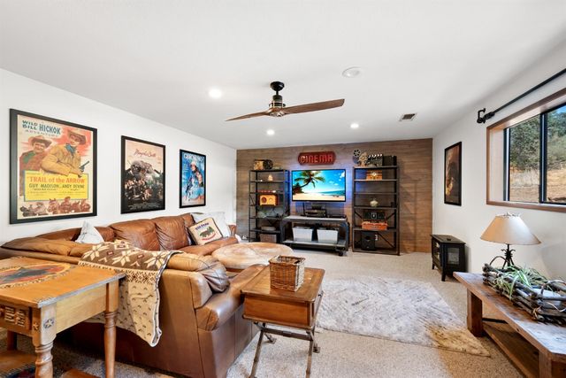 2870 Derrick Dr, Greenwood, CA 95635