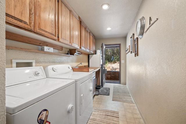 2870 Derrick Dr, Greenwood, CA 95635