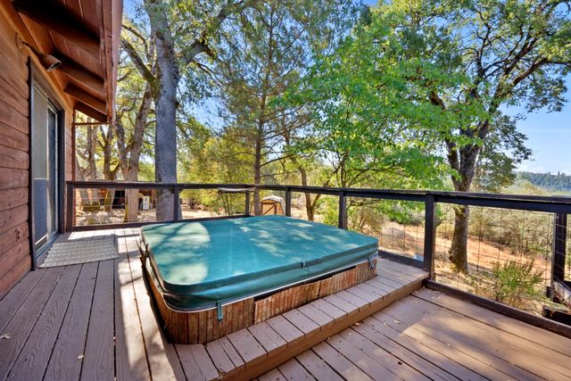 2870 Derrick Dr, Greenwood, CA 95635