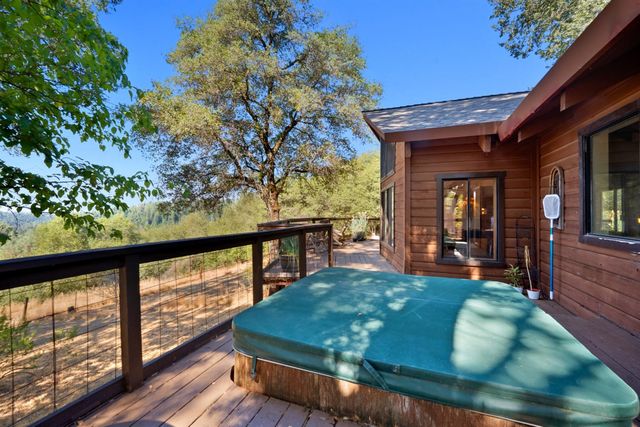 2870 Derrick Dr, Greenwood, CA 95635