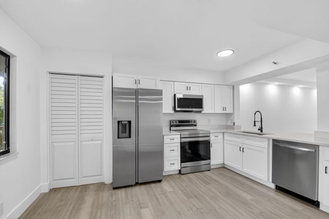 14475 Strathmore Lane 208, Delray Beach, FL 33446