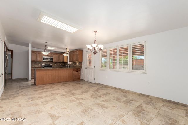 1271 W Calle De La Plaza, Sahuarita, AZ 85629