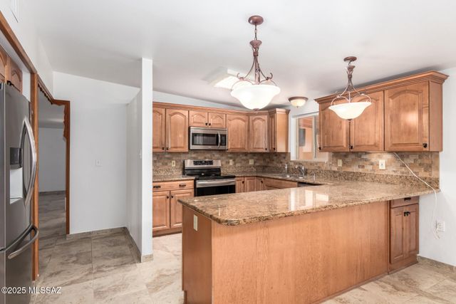 1271 W Calle De La Plaza, Sahuarita, AZ 85629