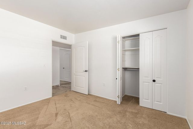 1271 W Calle De La Plaza, Sahuarita, AZ 85629