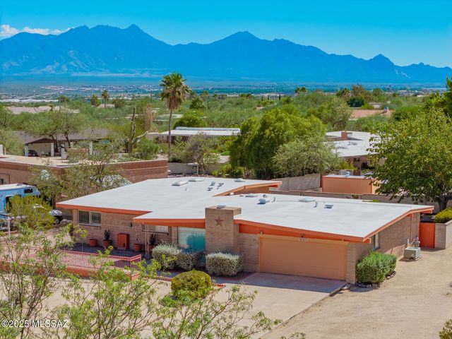 1271 W Calle De La Plaza, Sahuarita, AZ 85629
