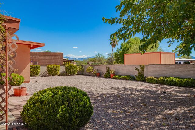 1271 W Calle De La Plaza, Sahuarita, AZ 85629