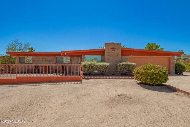 1271 W Calle De La Plaza, Sahuarita, AZ 85629