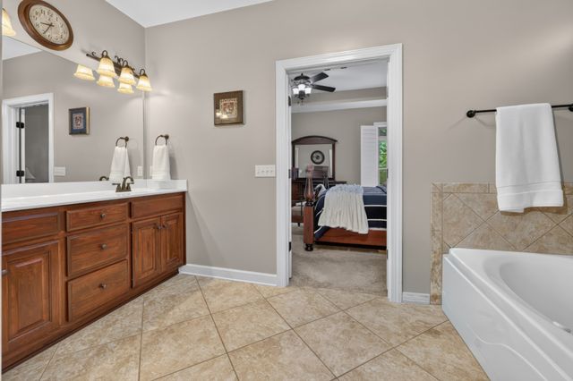 1051 Five Coves Trce, Gallatin, TN 37066