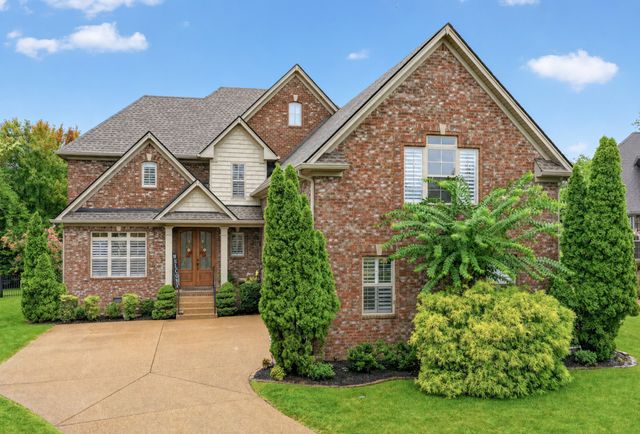 1051 Five Coves Trce, Gallatin, TN 37066