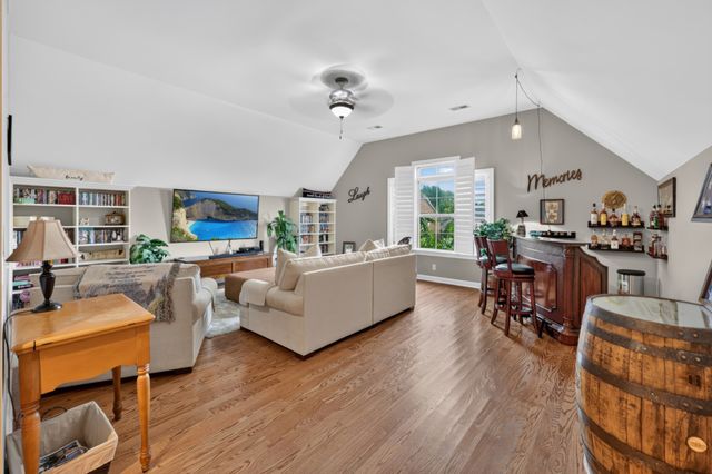 1051 Five Coves Trce, Gallatin, TN 37066