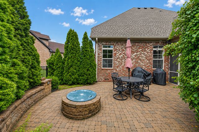 1051 Five Coves Trce, Gallatin, TN 37066