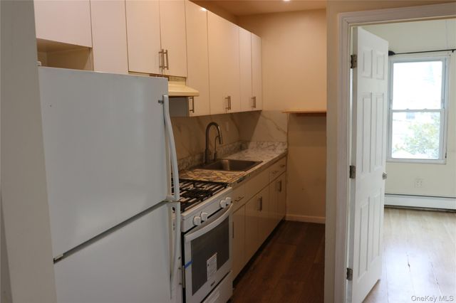 9572 115th Street, Richmond Hill, NY 11419