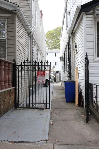 9572 115th Street, Richmond Hill, NY 11419