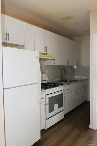 9572 115th Street, Richmond Hill, NY 11419