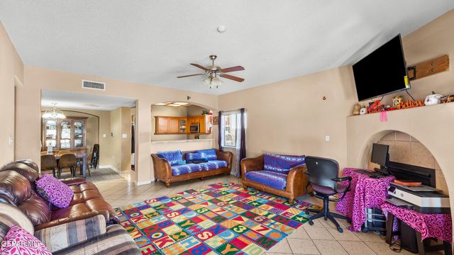 3228 EMERALD POINT Drive, El Paso, TX 79938