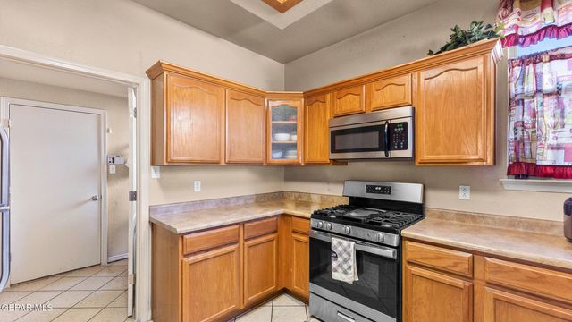 3228 EMERALD POINT Drive, El Paso, TX 79938