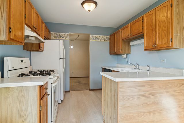 4121 N Mallard Drive 5, Arlington Heights, IL 60004