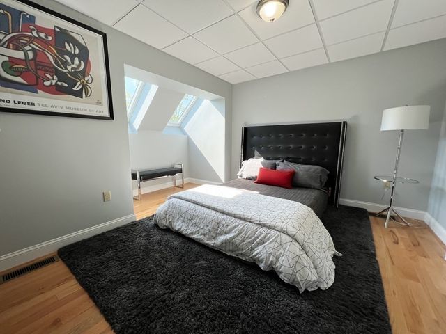 139R Linden St 2, Wellesley, MA 02482