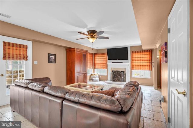 27 SPRING MILL DR, Sewell, NJ 08080