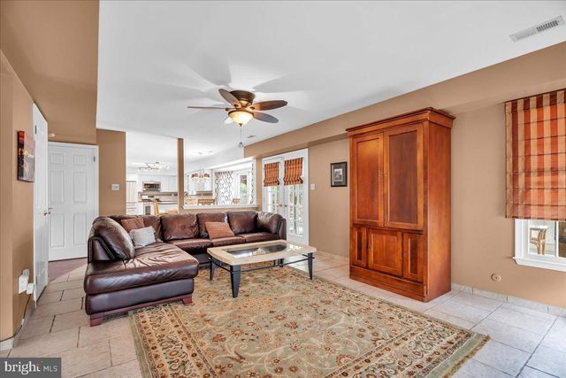 27 SPRING MILL DR, Sewell, NJ 08080