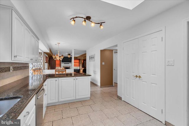 27 SPRING MILL DR, Sewell, NJ 08080