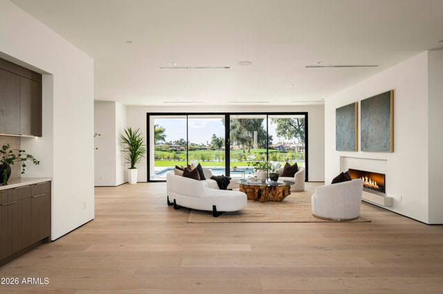 7780 E VAQUERO Drive, Scottsdale, AZ 85258