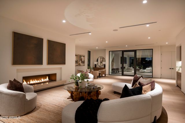 7780 E VAQUERO Drive, Scottsdale, AZ 85258