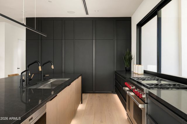 7780 E VAQUERO Drive, Scottsdale, AZ 85258