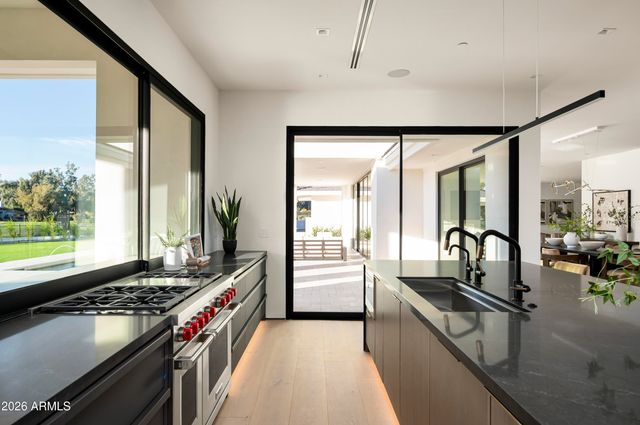 7780 E VAQUERO Drive, Scottsdale, AZ 85258