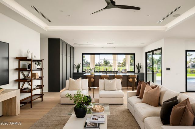 7780 E VAQUERO Drive, Scottsdale, AZ 85258