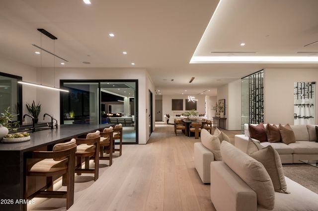 7780 E VAQUERO Drive, Scottsdale, AZ 85258