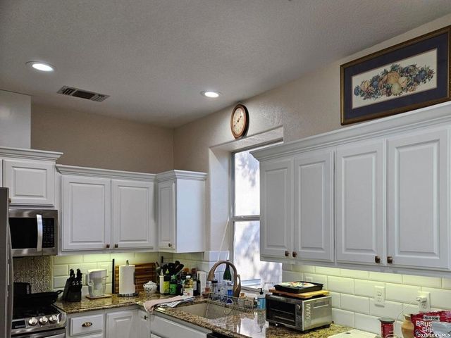 10 Bryanston, San Antonio, TX 78218