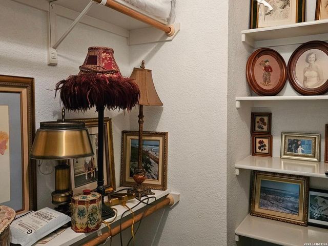 10 Bryanston, San Antonio, TX 78218