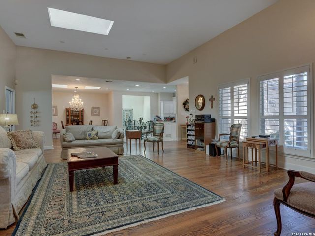 10 Bryanston, San Antonio, TX 78218