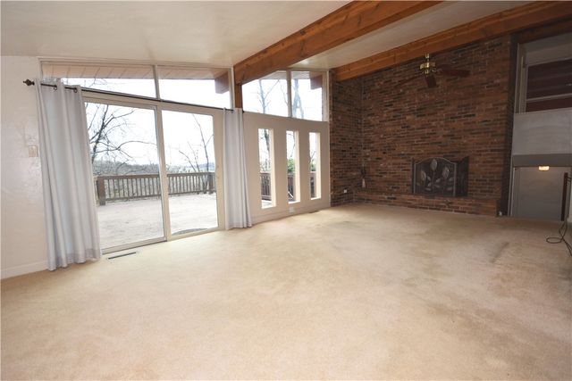 327 Wayne St, Claysville, PA 15323