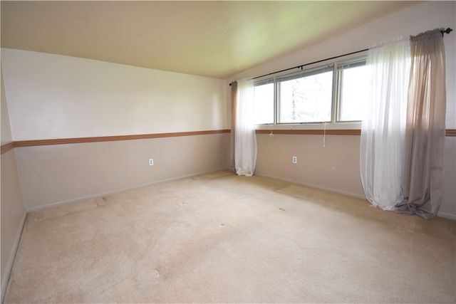 327 Wayne St, Claysville, PA 15323