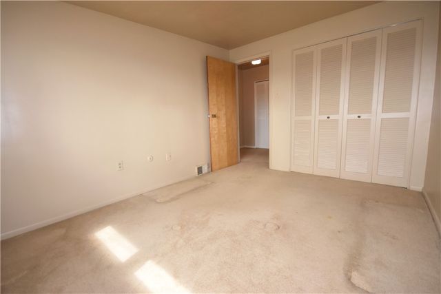 327 Wayne St, Claysville, PA 15323