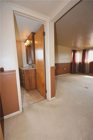 327 Wayne St, Claysville, PA 15323