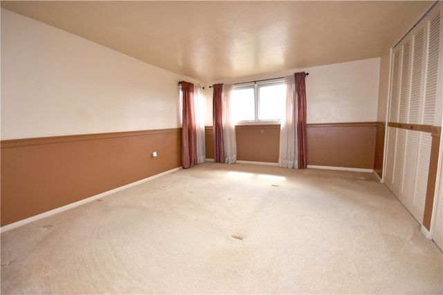 327 Wayne St, Claysville, PA 15323