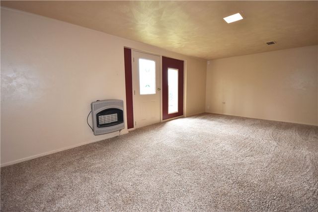 327 Wayne St, Claysville, PA 15323