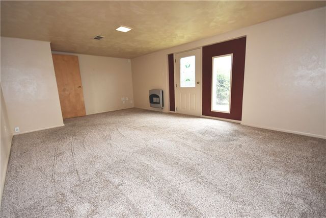 327 Wayne St, Claysville, PA 15323