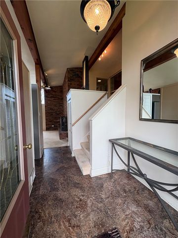 327 Wayne St, Claysville, PA 15323