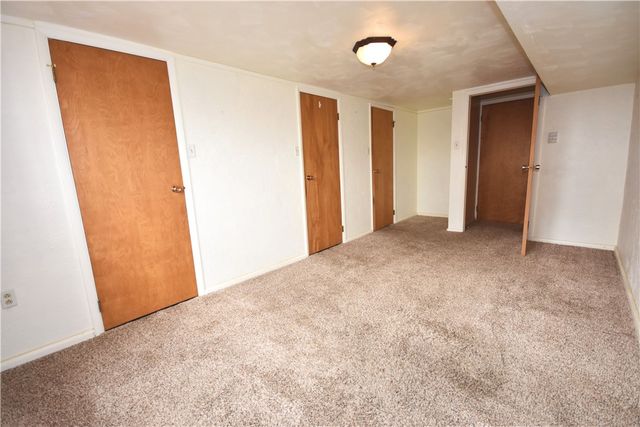 327 Wayne St, Claysville, PA 15323