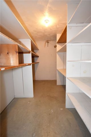 327 Wayne St, Claysville, PA 15323