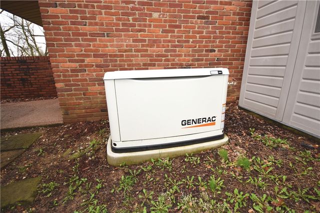 327 Wayne St, Claysville, PA 15323