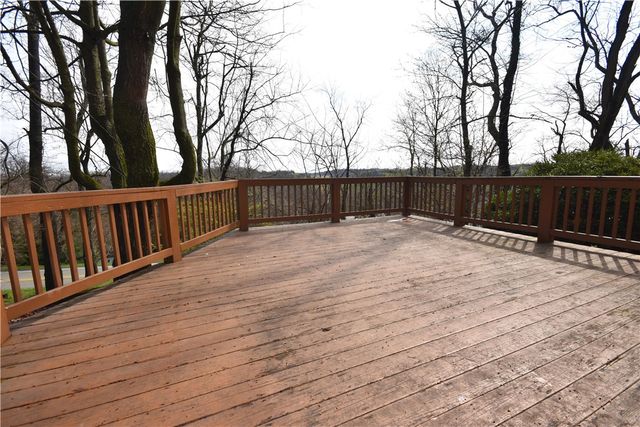 327 Wayne St, Claysville, PA 15323