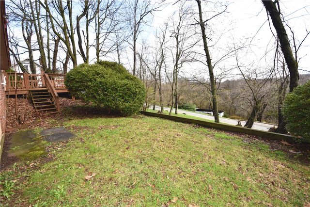 327 Wayne St, Claysville, PA 15323