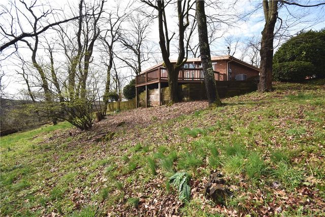 327 Wayne St, Claysville, PA 15323