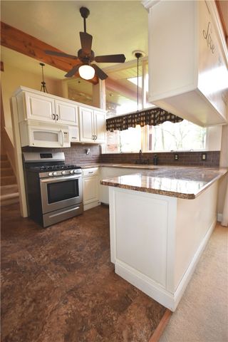 327 Wayne St, Claysville, PA 15323